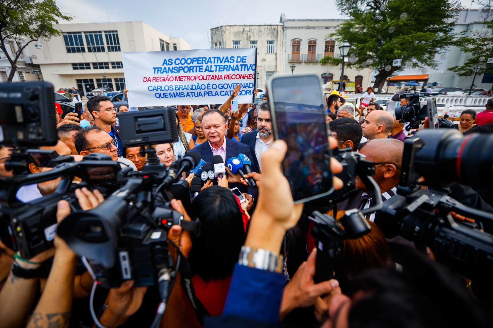 Governo lança programa que reduz valor da passagem do transporte alternativo metropolitano