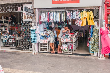 Entenda os direitos do consumidor para trocas de presentes de Natal