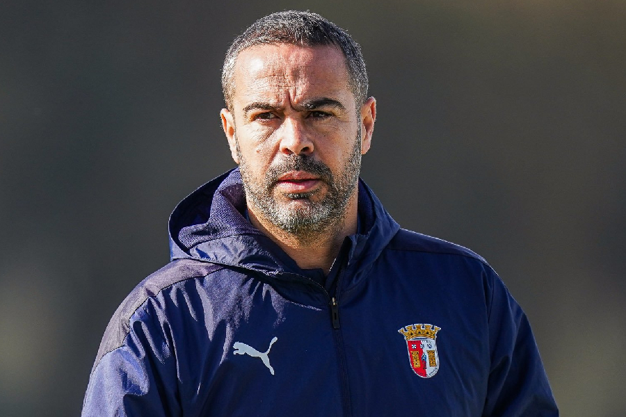 Artur Jorge topa treinar Flamengo, mas clube ainda prioriza Filipe Luís