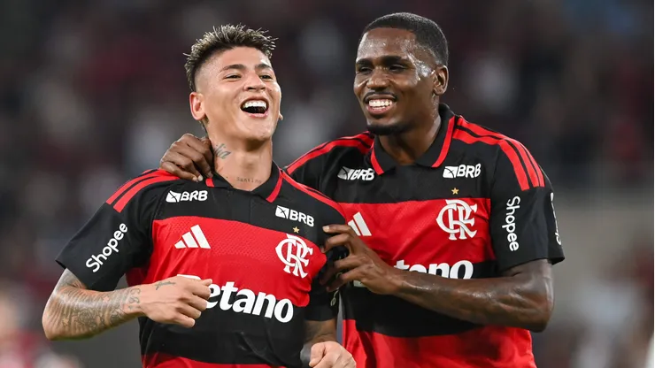 Carrascal brilha, faz golaço e Flamengo vence Vasco para reagir no Carioca