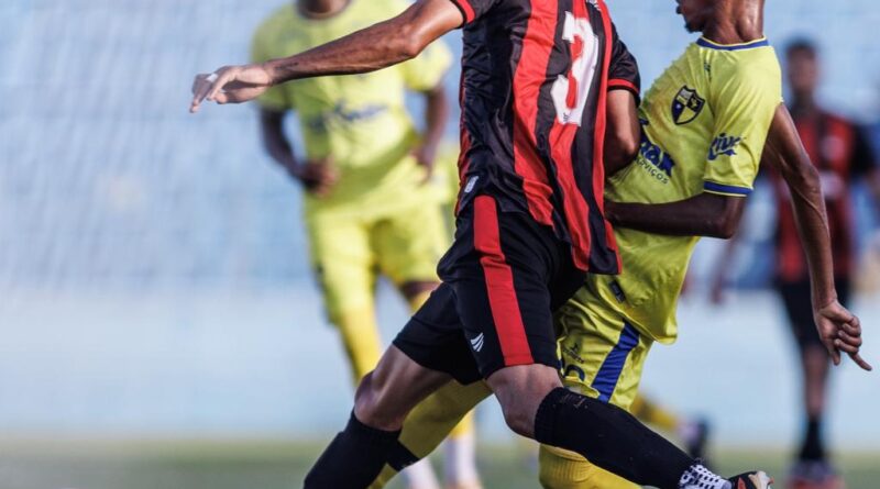 Moto Club vence o IAPE e segue na vice liderança do Campeonato Maranhense