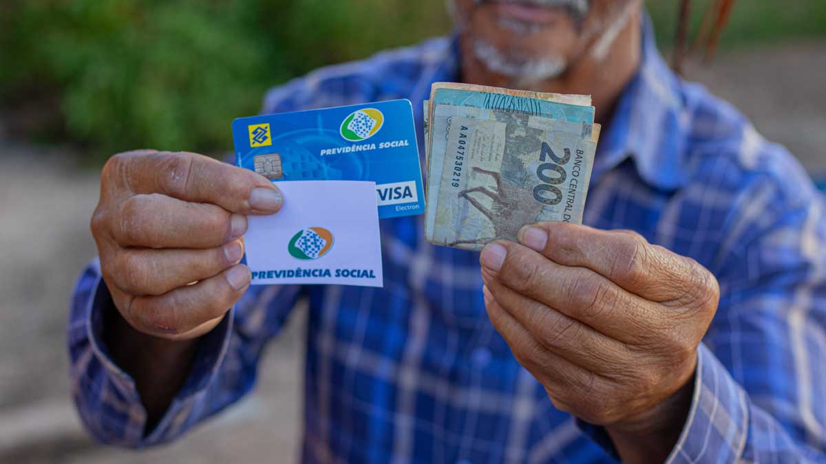 Prazo para solicitar ressarcimento de descontos do INSS vai até 14 de fevereiro