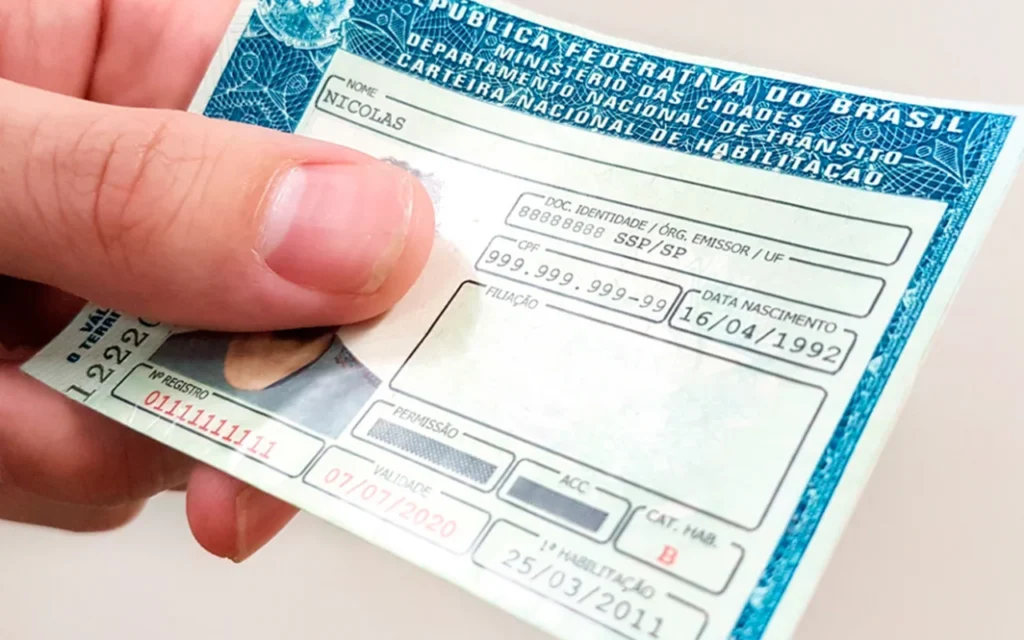 Renovação automática da CNH beneficia 300 mil na primeira semana