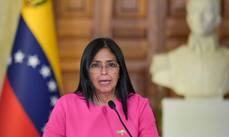 Suprema Corte da Venezuela ordena que Delcy Rodríguez assuma presidência