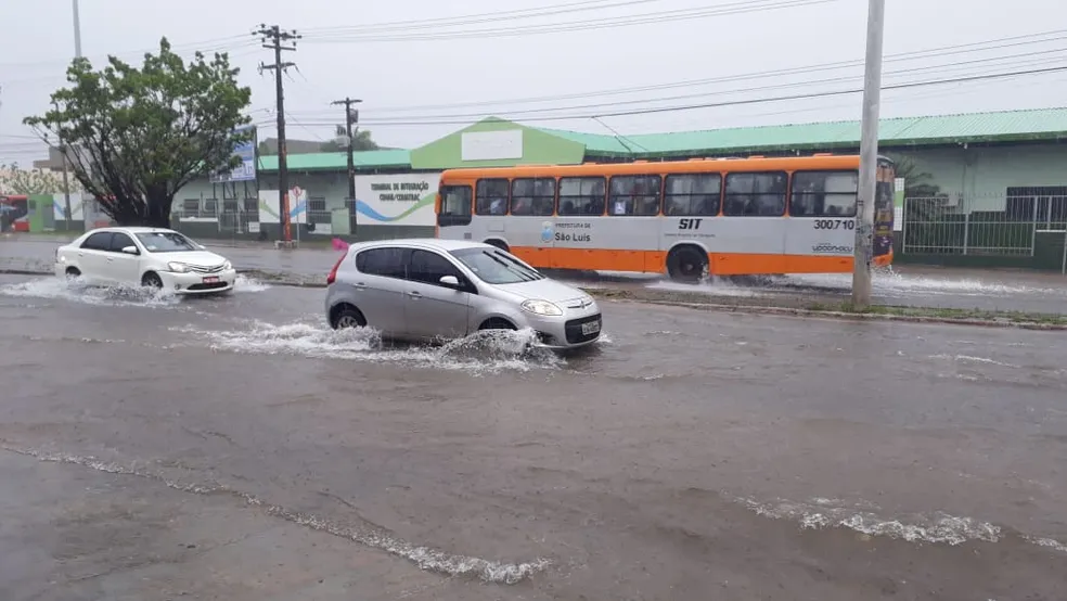 São Luís mantém cenário de chuva e termômetros variando entre 23°C e 28°C