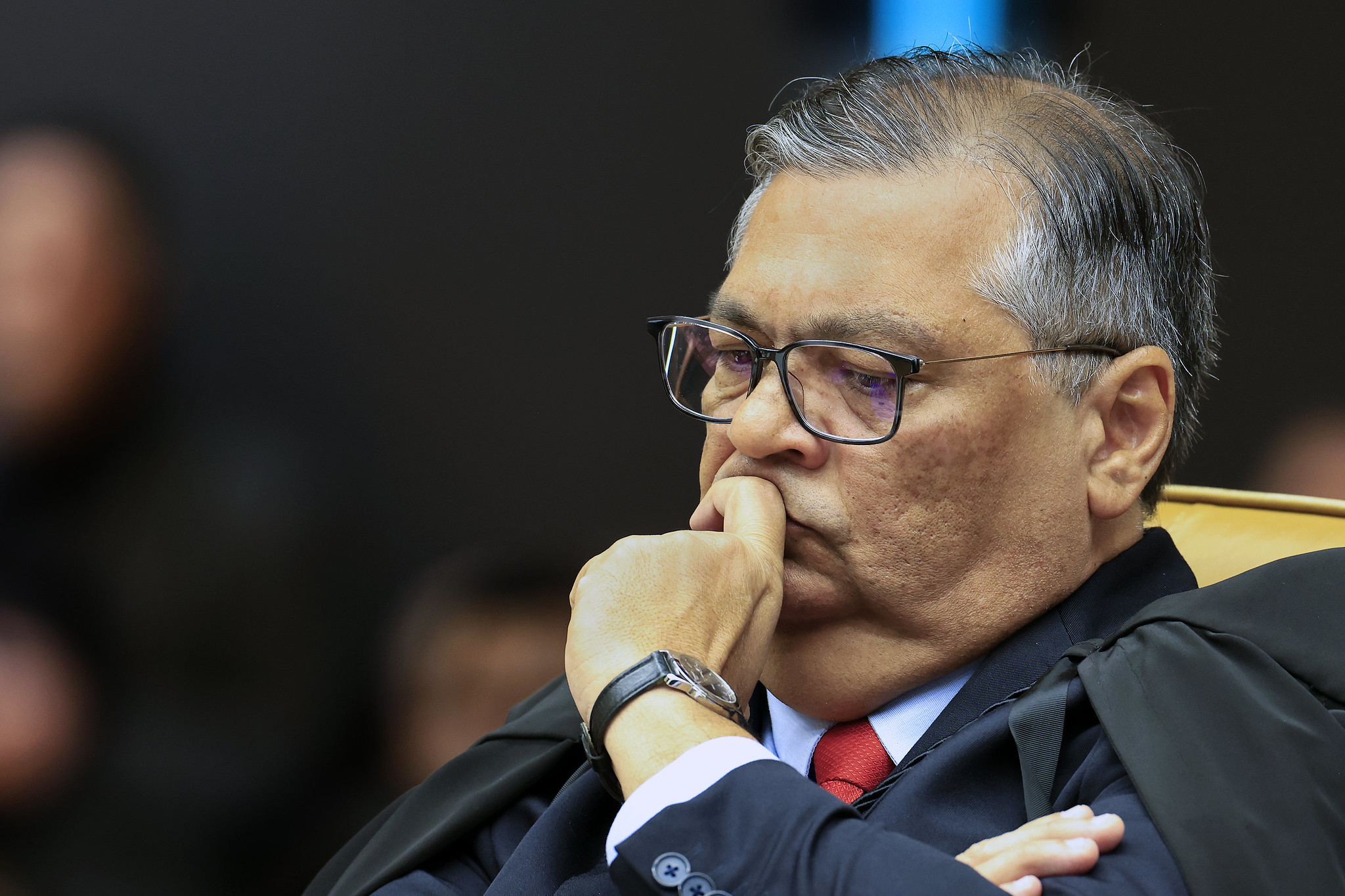 Flávio Dino proíbe “penduricalhos” salariais do serviço público