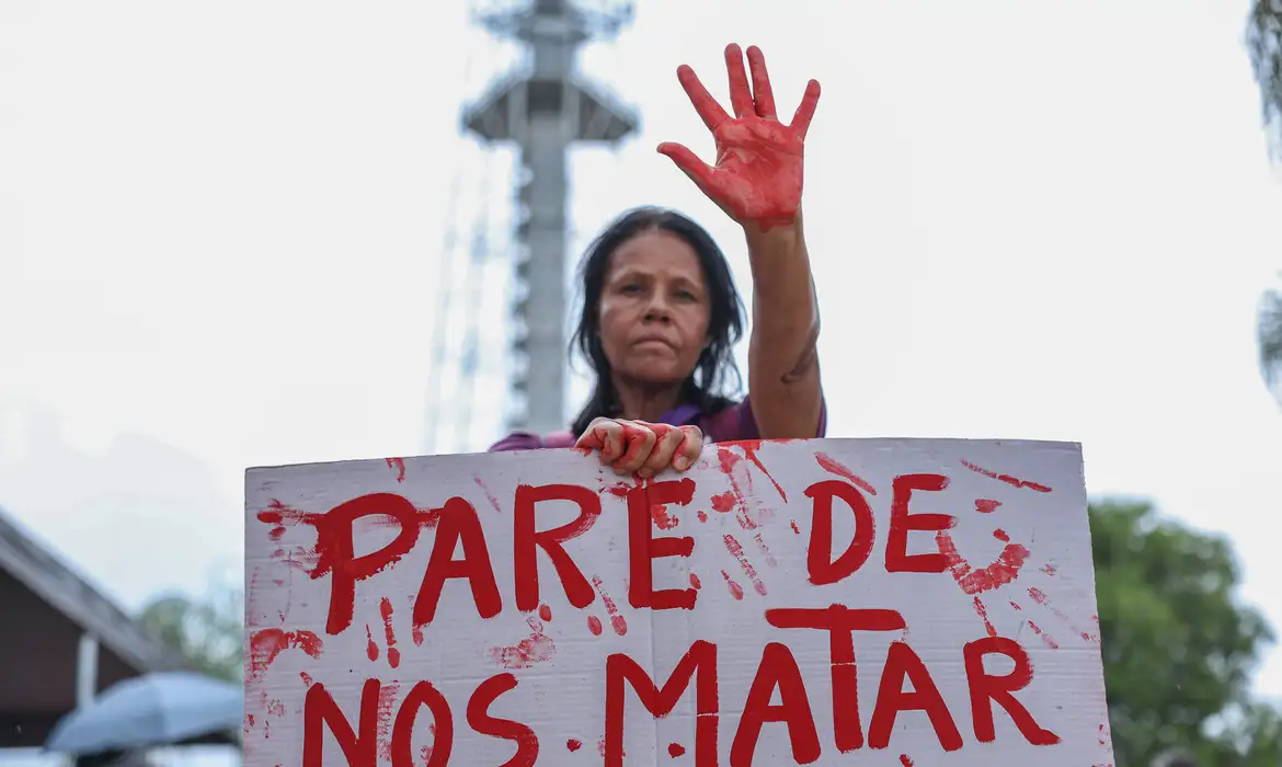 Três Poderes lançam pacto para enfrentamento ao feminicídio no Brasil
