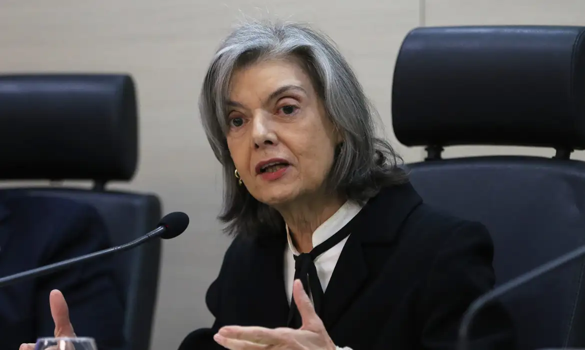Cármen Lúcia será relatora do Código de Ética do STF, anuncia Fachin