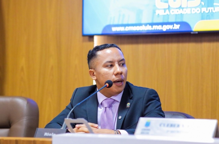 Vereador pressiona Braide à implantação do Passe Livre Estudantil em São Luís