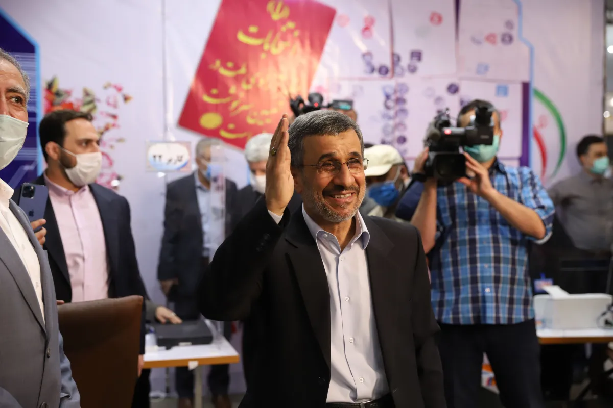 Ex-presidente Mahmoud Ahmadinejad morre em ataques de Israel, diz agência