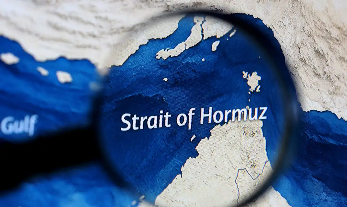 Irã anuncia abertura de Ormuz depois de cessar-fogo no Líbano