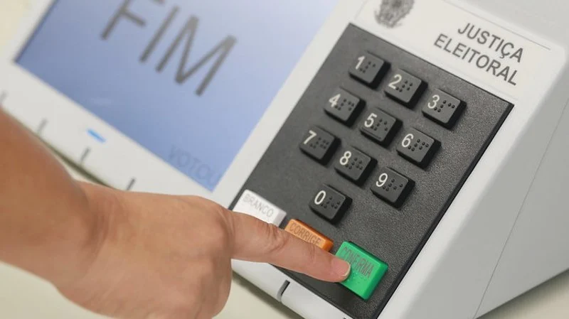 Prazo para tirar e regularizar título de eleitor vai até o dia 6 de maio