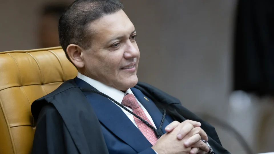 Nunes Marques viajou a Maceió em voo pago por advogada do Master, diz jornal