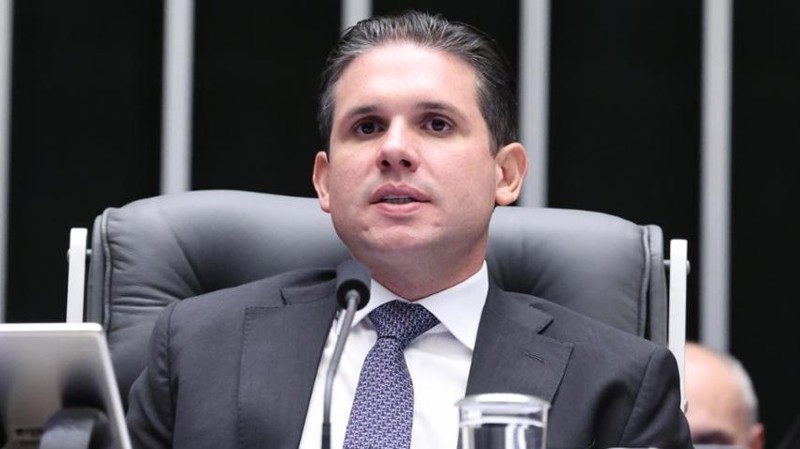 Presidente da Câmara diz que ação de Dino contra Valdemar do PL tenta “criminalizar a atividade política”