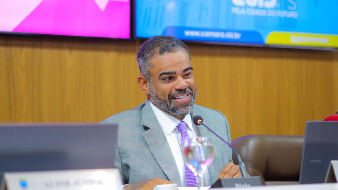 Paulo Victor antecipa em 38 dias a eleição para o novo comando da Mesa Diretora da Câmara Municipal de São Luís